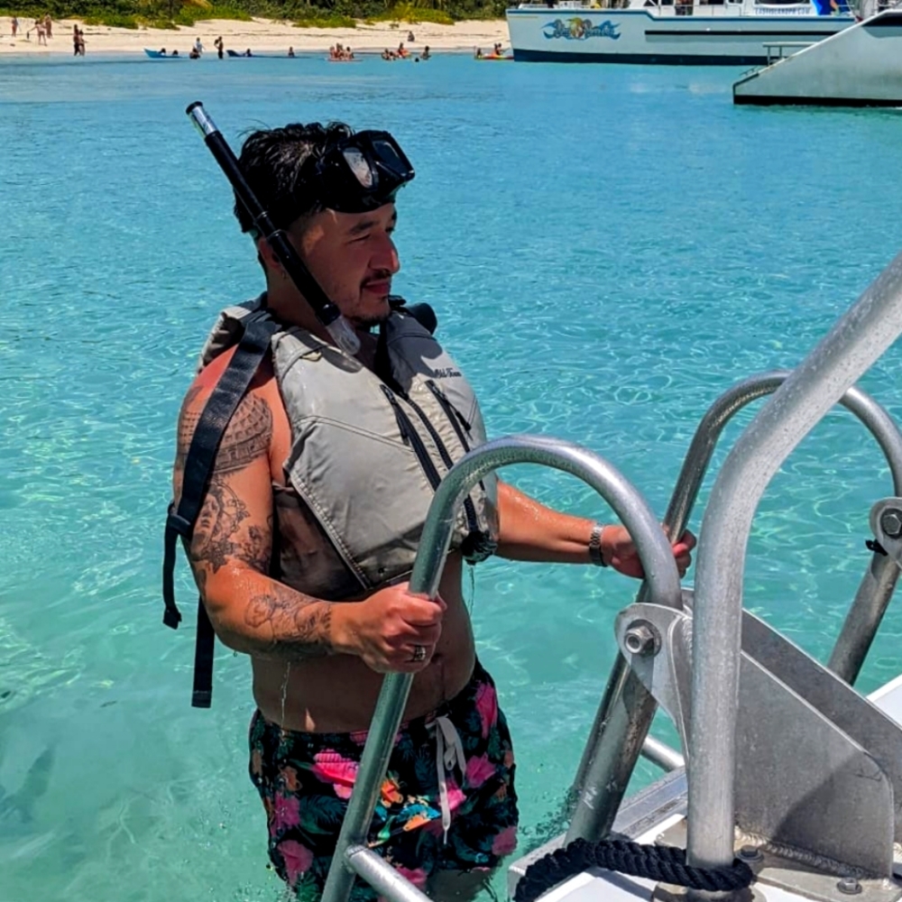 Meet your Posher, Ercan